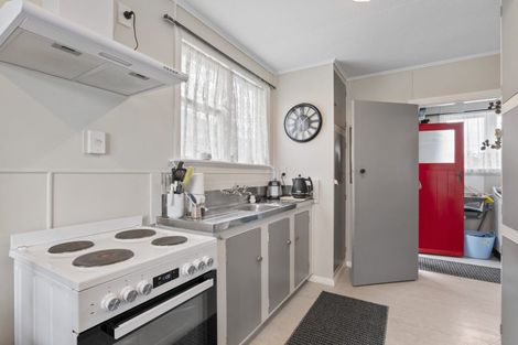 Photo of property in 281 South Road, Hawera, 4610