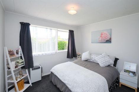 Photo of property in 22 Oberon Street, Stratford, 4332