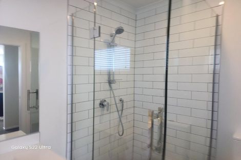 Photo of property in 115a Queen Charlotte Drive, Aotea, Porirua, 5024