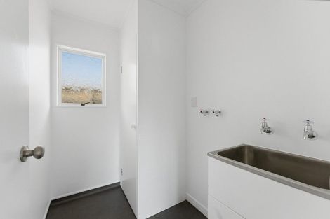 Photo of property in 209 Seaview Road, Marfell, New Plymouth, 4310