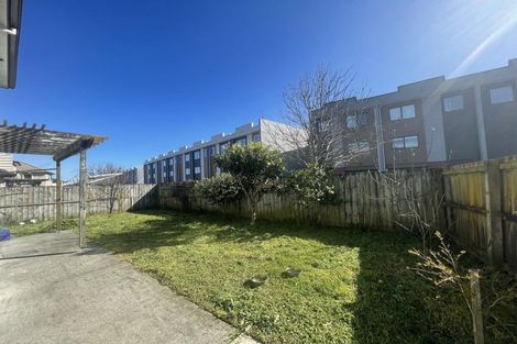 Photo of property in 7 Merlot Way, Te Atatu South, Auckland, 0610