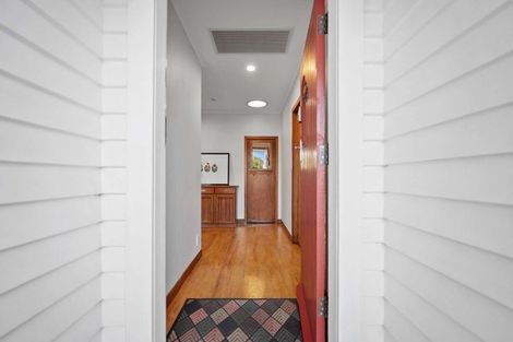 Photo of property in 1/146 Rangatira Road, Beach Haven, Auckland, 0626