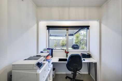 Photo of property in 9 Lowther Place, Taradale, Napier, 4112