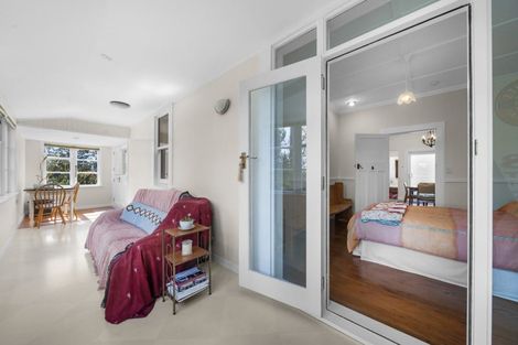 Photo of property in 190 Regent Street, Martinborough, 5711