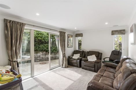 Photo of property in 1 Citation Way, Botany Downs, Auckland, 2010