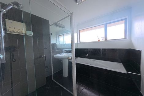 Photo of property in 593 Great South Road, Rosehill, Papakura, 2113