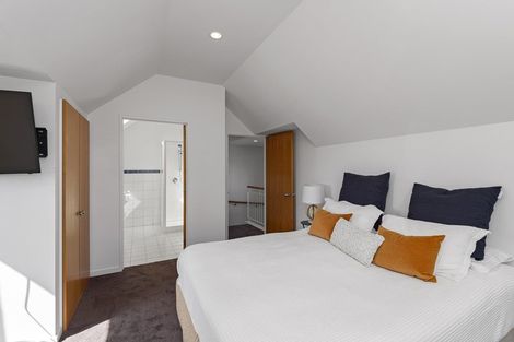 Photo of property in 1 Oakford Close, Riccarton, Christchurch, 8011