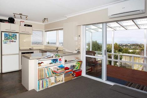 Photo of property in 73a Target Road, Totara Vale, Auckland, 0629