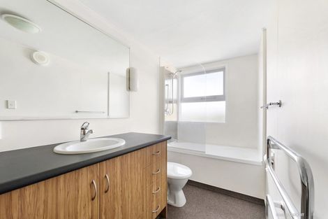 Photo of property in 24u4 Patanga Crescent, Thorndon, Wellington, 6011