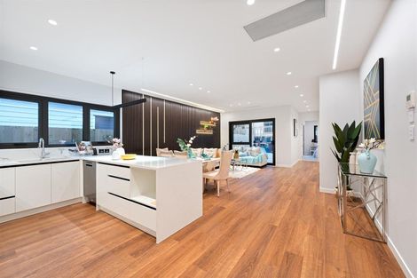 Photo of property in 25 Whakairo Crescent, Gulf Harbour, 0930