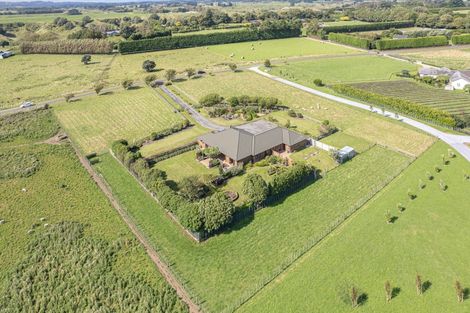 Photo of property in 35 Saint Oswalds Drive, Brunswick, 4571