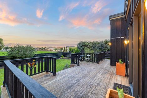 Photo of property in 23 Main Road, Redcliffs, Christchurch, 8081