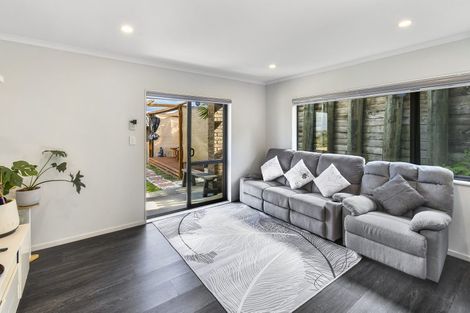 Photo of property in 17a Keri Vista Rise, Papakura, 2110