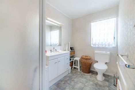 Photo of property in 73a Konini Road, Titirangi, Auckland, 0604