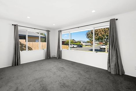Photo of property in 11 Chancery Close, Hamilton East, Hamilton, 3216