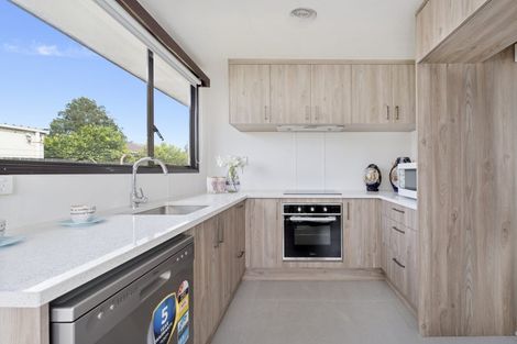 Photo of property in 11 Starforth Place, Henderson, Auckland, 0612