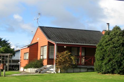 Photo of property in 49 Martin Road, Paraparaumu Beach, Paraparaumu, 5032