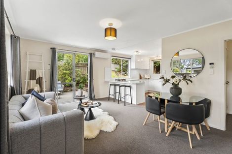 Photo of property in 10 Kawaka Street, Titirangi, Auckland, 0604