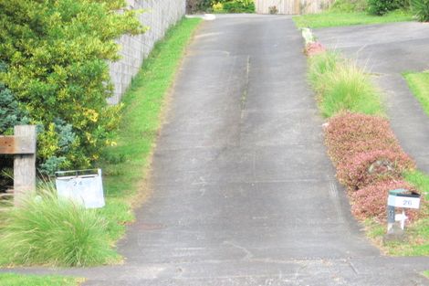 Photo of property in 2/24 Prince Regent Drive, Half Moon Bay, Auckland, 2012