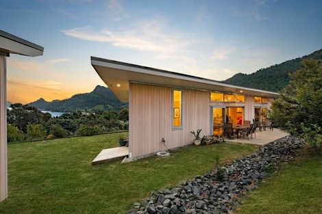 Photo of property in 38 Upland Road, Huia, Auckland, 0604