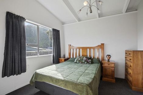 Photo of property in 13 Stack Road, Port Waikato, Tuakau, 2695