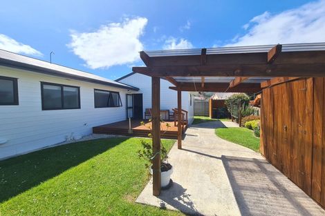 Photo of property in 2 Courthouse Lane, Coromandel, 3506