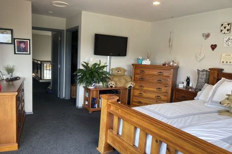 Photo of property in 14 Bush View Lane, Northcote Point, Auckland, 0627