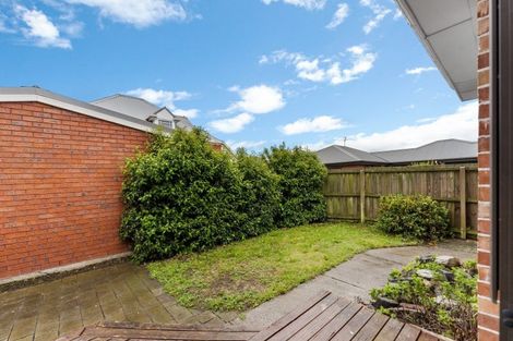 Photo of property in 99 Avonhead Road, Avonhead, Christchurch, 8042