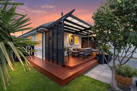Photo of property in 19 Brockenhurst Street, Aranui, Christchurch, 8061