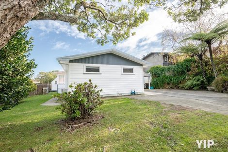Photo of property in 96 Stewart Drive, Newlands, Wellington, 6037