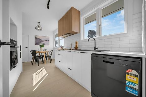 Photo of property in 97 Tidal Road, Mangere, Auckland, 2022