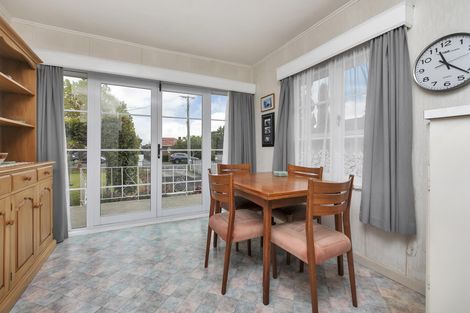 Photo of property in 126 Hutchinson Avenue, New Lynn, Auckland, 0600