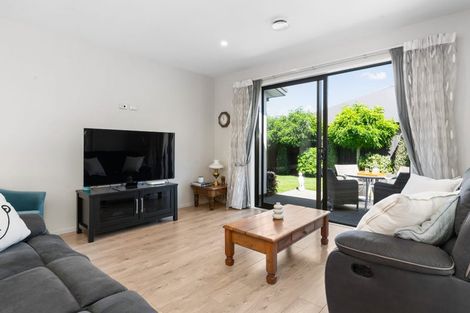 Photo of property in 1 Bargrove Close, Halswell, Christchurch, 8025