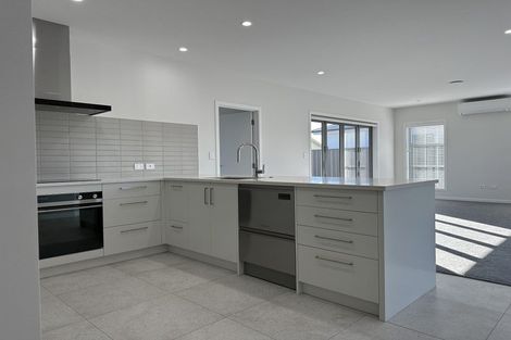 Photo of property in 17 George Yee Place, Taradale, 4112