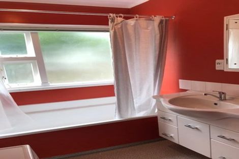 Photo of property in 2u2 Scarborough Terrace, Mount Victoria, Wellington, 6011