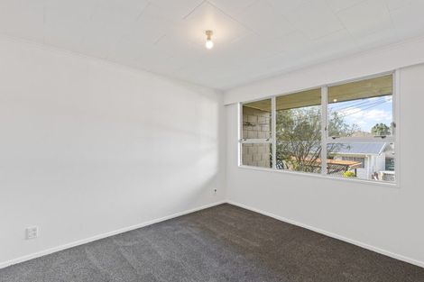 Photo of property in 8a Waterloo Place, Westown, New Plymouth, 4310