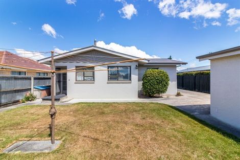 Photo of property in 37 Colwyn Street, Bryndwr, Christchurch, 8053