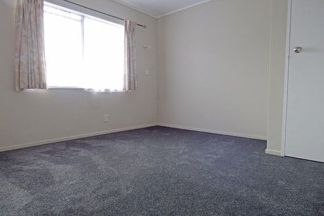 Photo of property in 8 Woodside Road, Massey, Auckland, 0614
