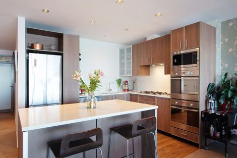 Photo of property in Patent 326 Apartments, 404s/326 Evans Bay Parade, Hataitai, Wellington, 6021