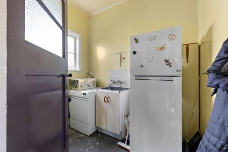 Photo of property in 17 Robert Street, Marton, 4710