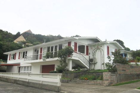 Photo of property in 11 Magnolia Grove, Maungaraki, Lower Hutt, 5010