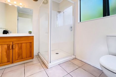 Photo of property in 14a Mchardy Place, Glenfield, Auckland, 0627