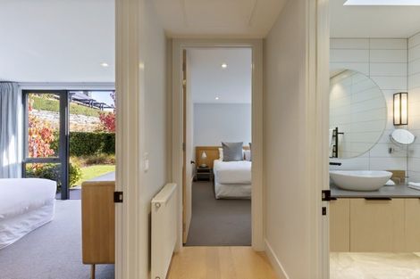 Photo of property in 2 Owen Marshall Lane, Arrowtown, 9371
