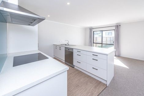 Photo of property in 6 Cross Street, Castlecliff, Wanganui, 4501