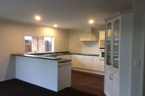 Photo of property in 6 Perrin Place, Darfield, 7510