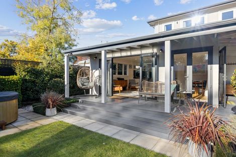 Photo of property in 19 Weston Road, St Albans, Christchurch, 8052