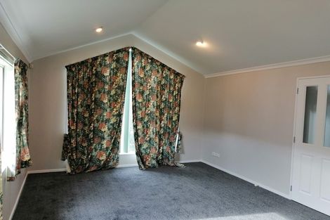 Photo of property in 12 Mellefont Close, East Tamaki Heights, Auckland, 2016