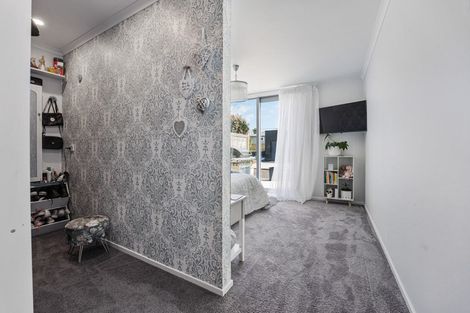 Photo of property in 64 Cloten Road, Stratford, 4332