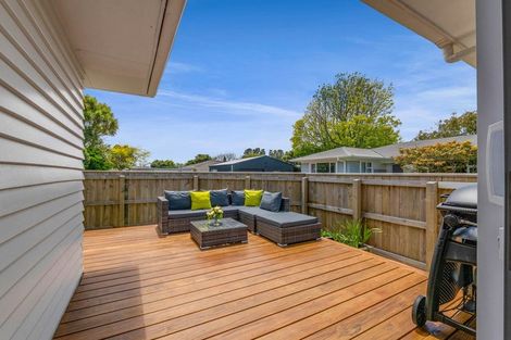 Photo of property in 33 Turakina Street, Merrilands, New Plymouth, 4312