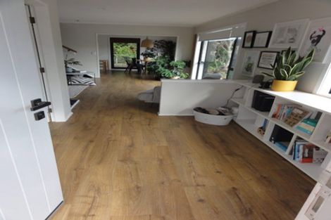 Photo of property in 2 Otonga Way, Churton Park, Wellington, 6037